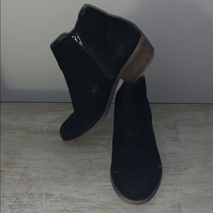 Suede Kensie Booties
